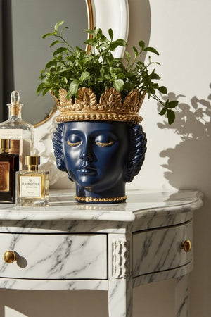 The Crown Planter