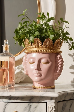 The Crown Planter
