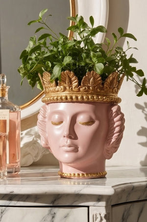 The Crown Planter